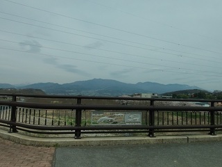 015 17.04.20 信州日帰り旅 049 車窓から.jpg