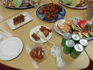 16.06.25 顕桜祭 018 会食.jpg