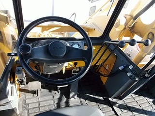 大特教習車コックピット.jpg