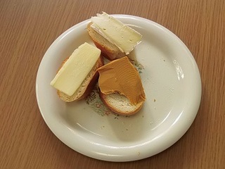 P3110012 チーズ食べ比べ.jpg